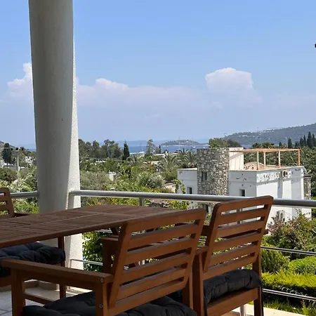 Tuerkbuekuende Manzarali Yeni בודרום